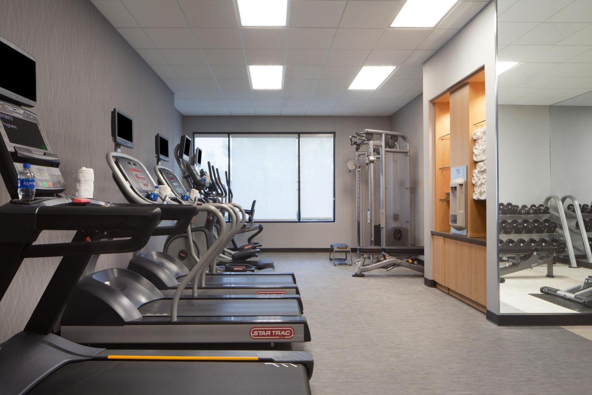 Courtyard By Marriott Silicon Valley Hotel Newark